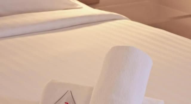 DOUBLE QUEEN SIZE BED