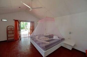 Darwins Beach Resort1