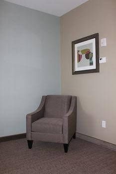 Meridian Inn & Suites3