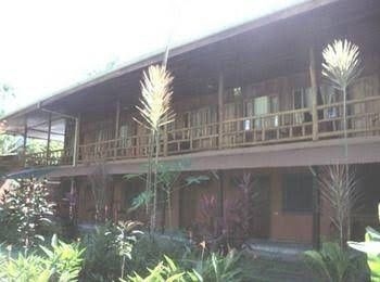 Miss Junies Lodge4