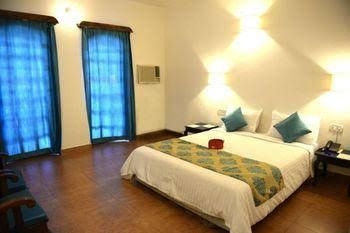 OYO Rooms Candolim Fort Aguada Road1
