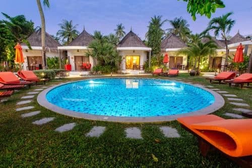 Deluxe Poolside Bungalow