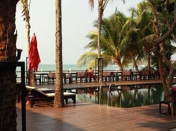 Bangrak Beachclub3