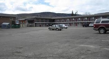 The Pinecone Inn & Suites2
