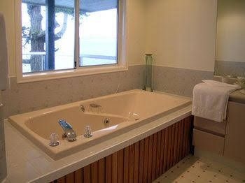 Otter Point House by BC Island Vacation Homes1