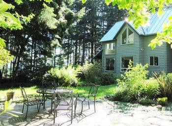 Spindrift Cottage by BC Island Vacation Homes Spindrift Cottage by BC Island Vacation Homes