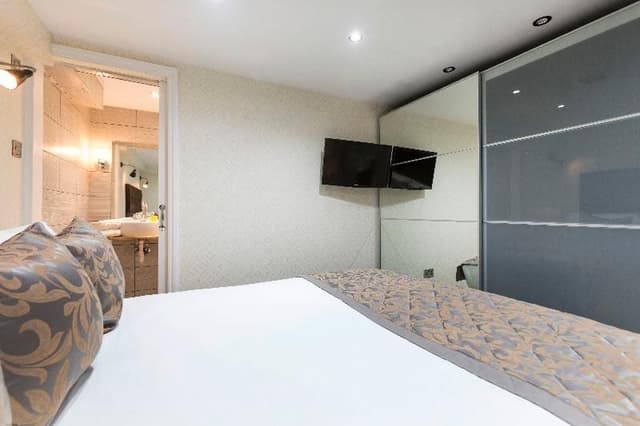 STUDIO TWO BEDROOMS