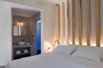 Neptune Luxury Spa Suites0