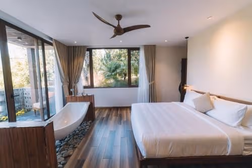 Deluxe King Room
