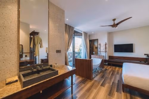 Deluxe King Room