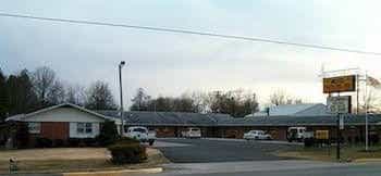 Traveler's Inn Motel