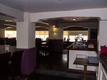 Fourways Hotel3
