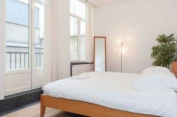 Dutch Rembrandt Apartments4