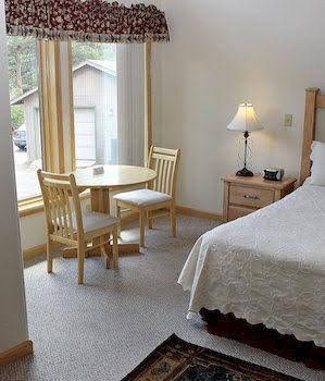 Sunnyside Knoll Resort4