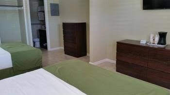 Island Shores Inn4