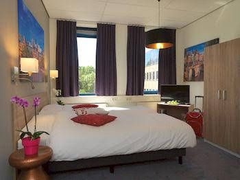 Amsterdam Teleport Hotel2