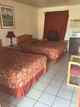 Sunland Motel4