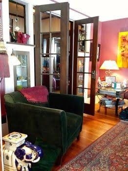 Gaslight Inn Victoria3