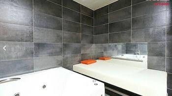 Utopia Hotel3
