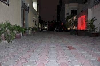 Hotel Basera0