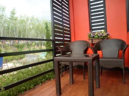Family Room with Garden View
