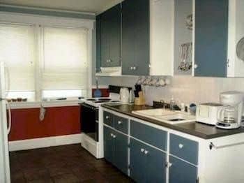 Niagara Falls Cottage Rental - Pine Tree House Niagara Falls Cottage Rental - Pine Tree House