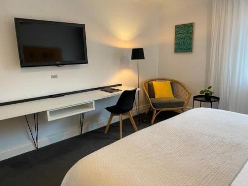 Birds Suite Ensuited Room