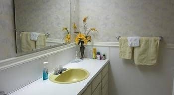Cozy Cubbyhole Bed & Breakfast0