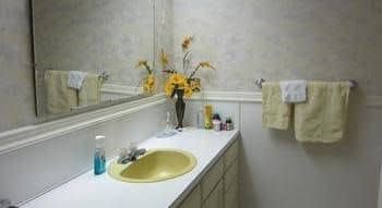 Cozy Cubbyhole Bed & Breakfast Cozy Cubbyhole Bed & Breakfast