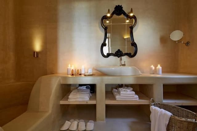 SUITE WITH PRIVATE POOL