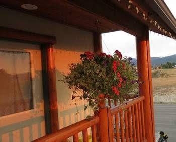 Teton Valley Motel0