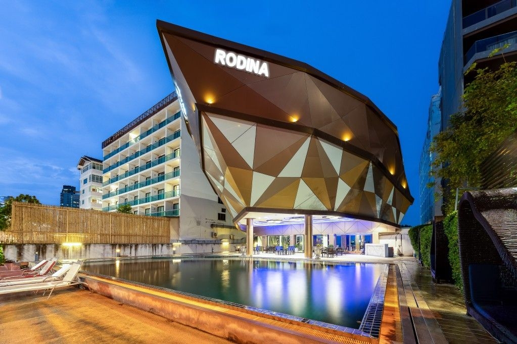 โรงแรมรอดีนา บีช (Rodina Beach Hotel)0