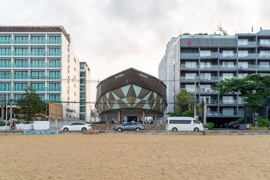 โรงแรมรอดีนา บีช (Rodina Beach Hotel)2