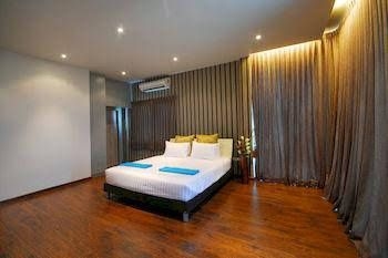 Aria Lake and Golf villa1
