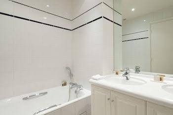 onefinestay - Arc de Triomphe Apartments0