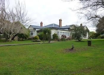 Acacia Bed and Breakfast1