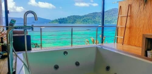 Jacuzzi Suite Ocean View