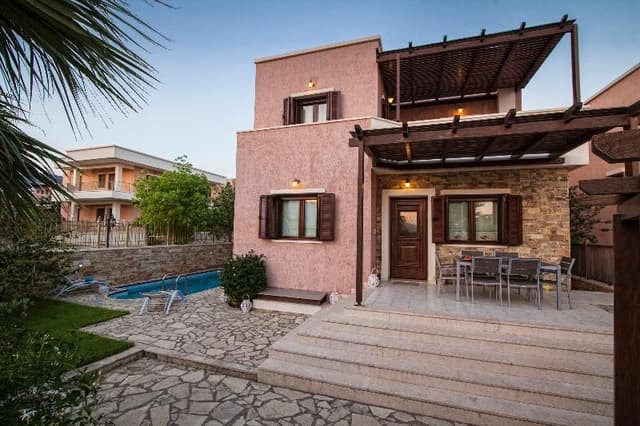 VILLA CAPACITY 6