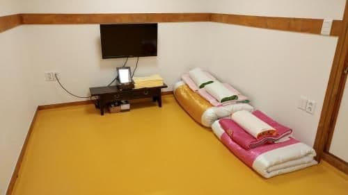 Quadruple Room with Private Bathroom