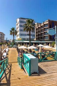 Honeymoon Hotel0