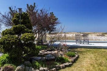 East Harbour Motel & Cottages0
