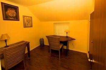 Maple Leaf Furnished Manor Apartments Maple Leaf Furnished Manor Apartments
