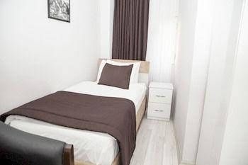 Babu Hotel0