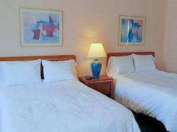 Tradewinds Motel0