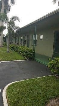 Tamiami Motel3