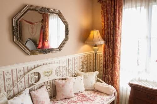 Suite with Mountain View