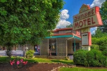 The Sunset Motel The Sunset Motel