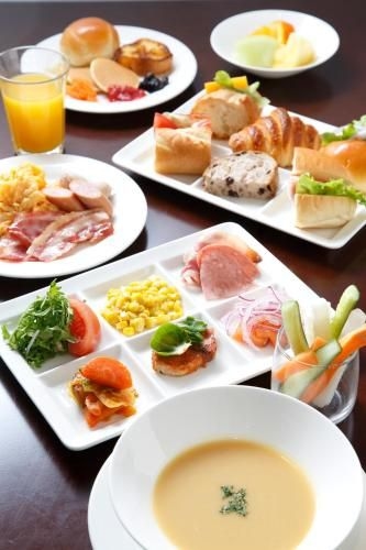 โรงแรมเดอะ รอยัล พาร์ค เกียวโต ซันโจะ (The Royal Park Hotel Kyoto Sanjo)2