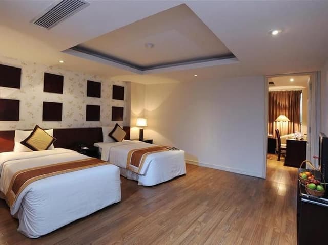 FAMILY ROOM TWO BEDROOMS
