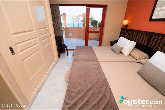 SUITE CAPACITY 1